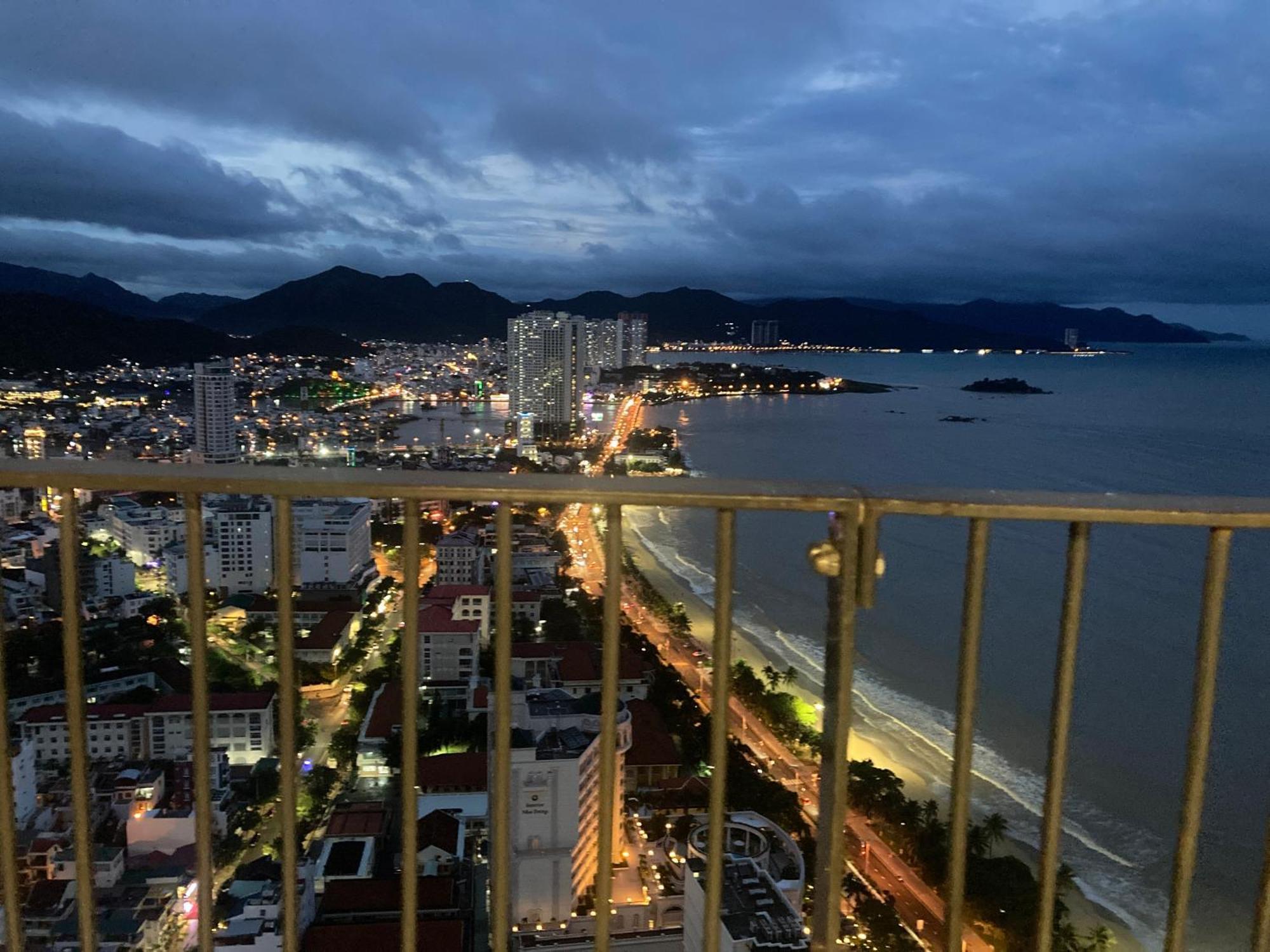 Can Ho Gold Coast O Nha Trang View Bien - Vivastay Exterior photo